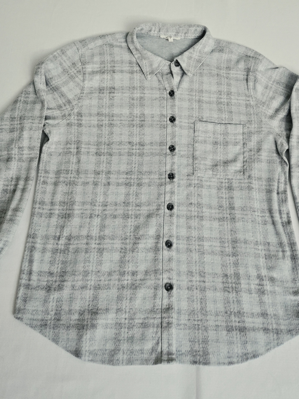 Maurices Women's Soft Light Gray Plaid Button-Up Shirt, Size Large
